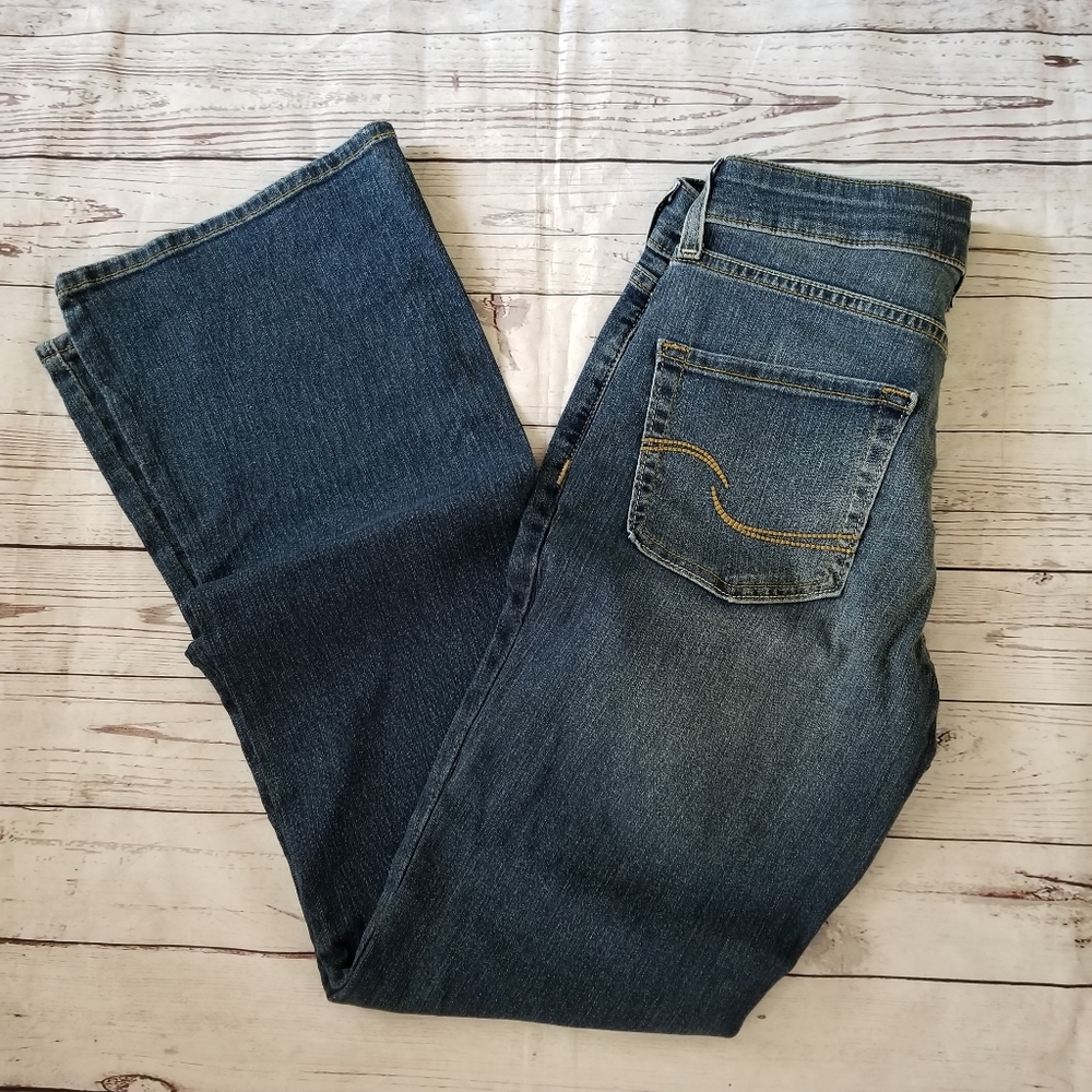 Levi Signature Modern Boot Cut Jeans